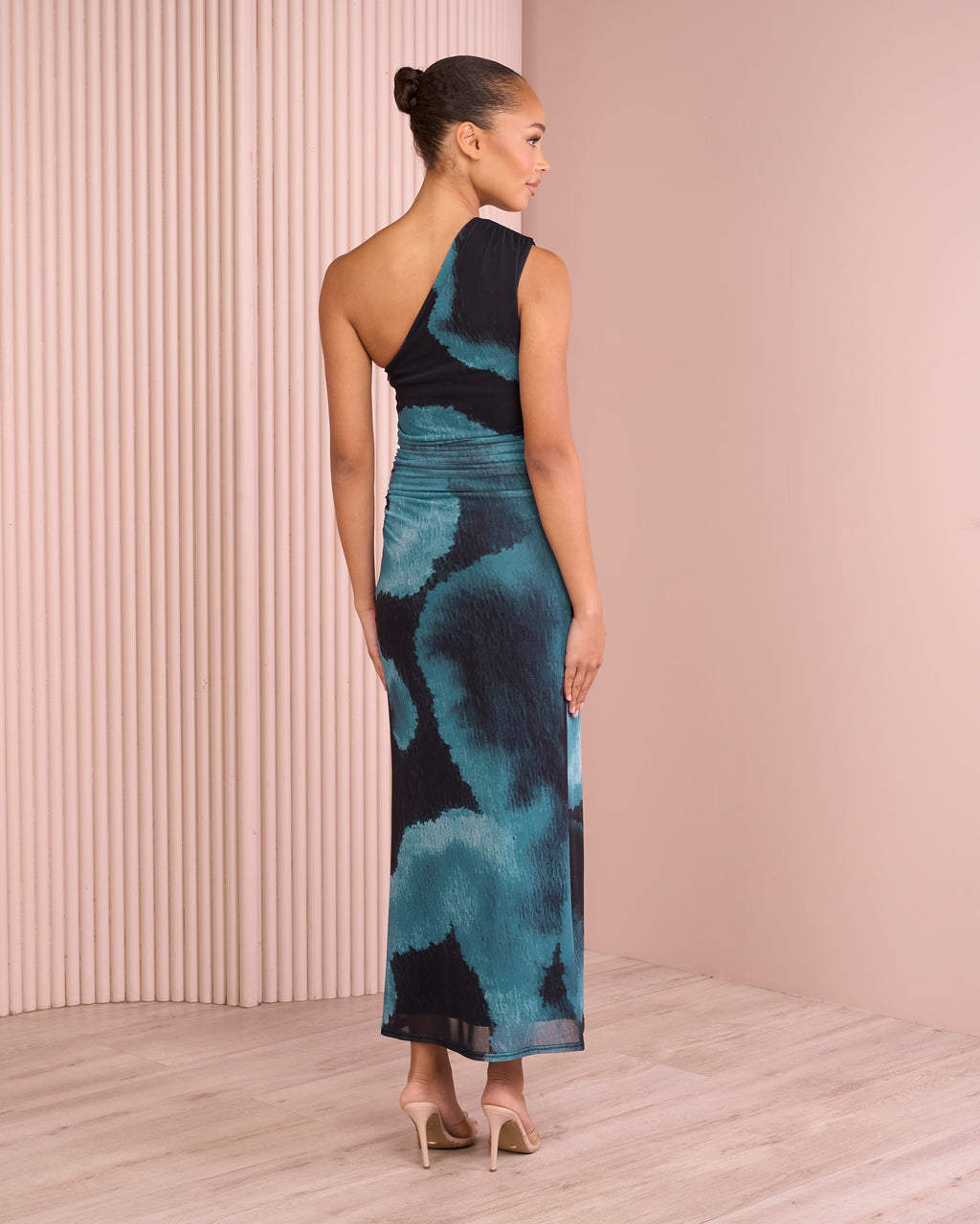 //azzurielle.com/cdn/shop/files/250403_AZZURIELLE_ECOM4579_1024x.jpg?v=1749612753