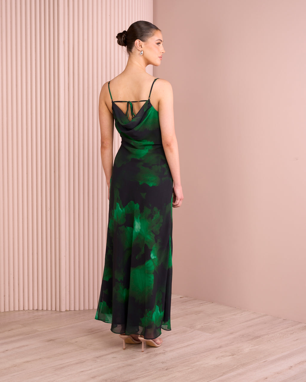 //azzurielle.com/cdn/shop/files/250520_AZZ_ECOM1073_1024x.jpg?v=1755657028