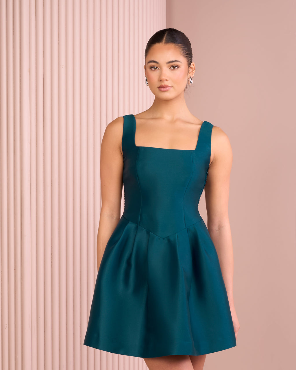 //azzurielle.com/cdn/shop/files/250530_AZZURIELLE_ECOM40031_1024x.jpg?v=1753410204