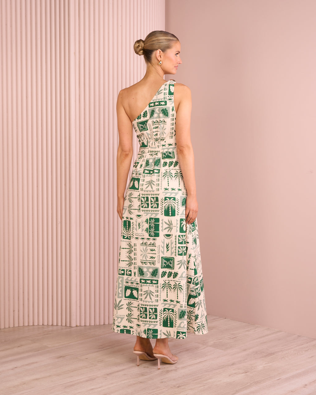 //azzurielle.com/cdn/shop/files/250923_AZZURIELLE_ECOM0081_1024x.jpg?v=1763445907