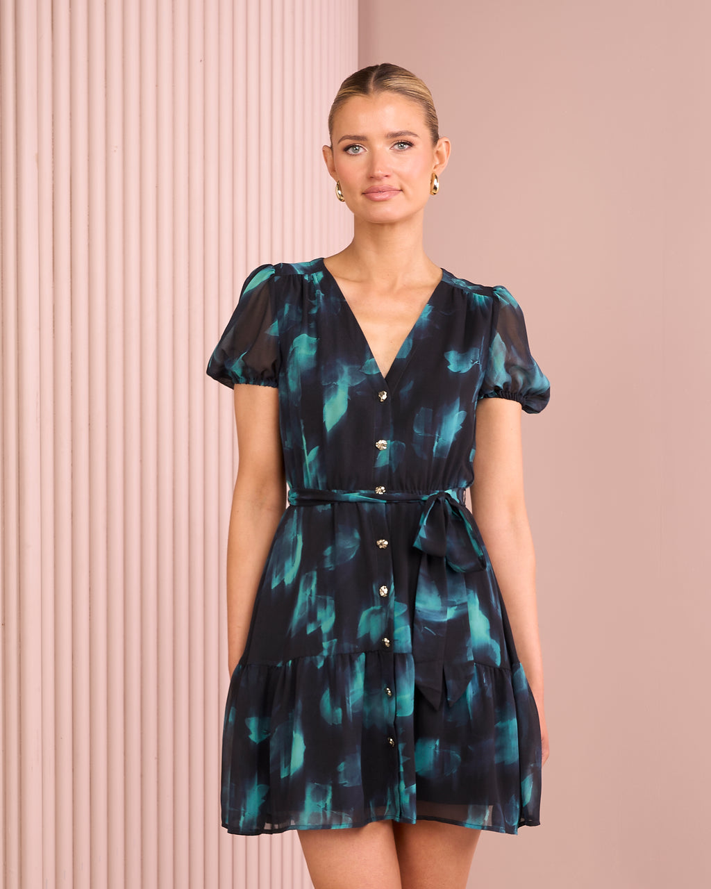 //azzurielle.com/cdn/shop/files/250923_AZZURIELLE_ECOM0118_1024x.jpg?v=1763445891